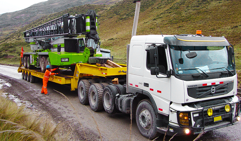 flota-transporte-carga-pesada-liviana-via-terrestre